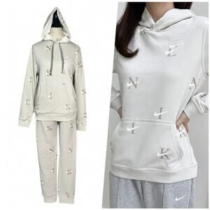 Nike | Women | Sportswear Club Logo Cozy Fleece Hoodie Pant Matching Set | S-M